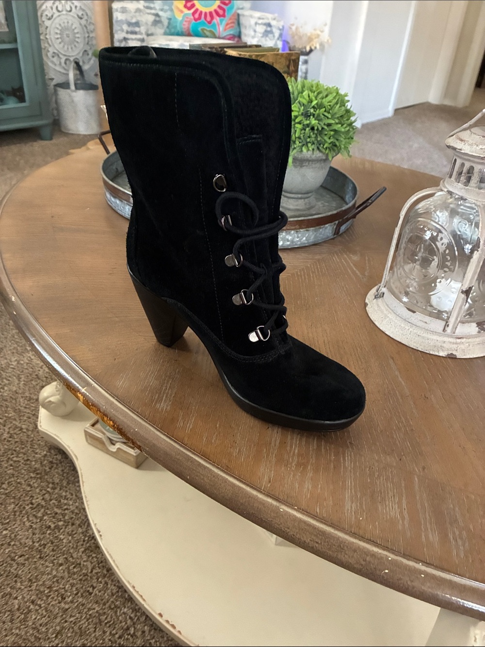 AEROSOLES Black Suede Lace-Up Heeled Ankle Boots